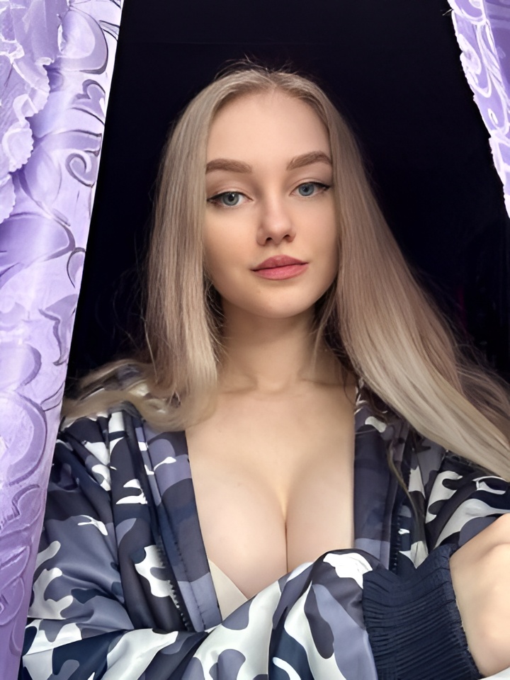 Анна привлекальеная девушка из Ростова великого цена от 5000 руб