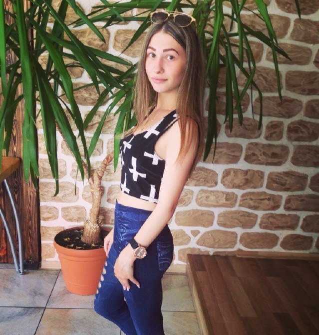 Вероника привлекальеная девушка из Ростова великого цена от 3000 руб