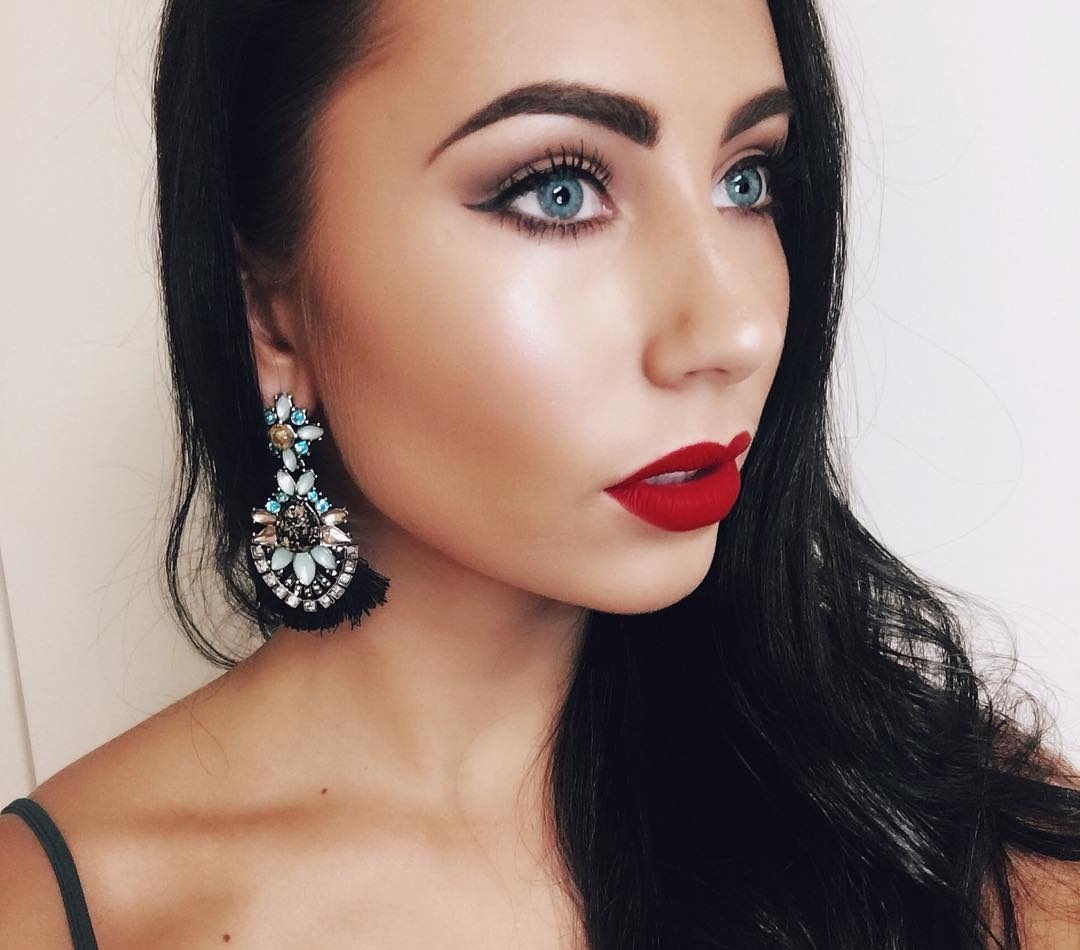 Александра привлекальеная девушка из Ростова великого цена от 3000 руб