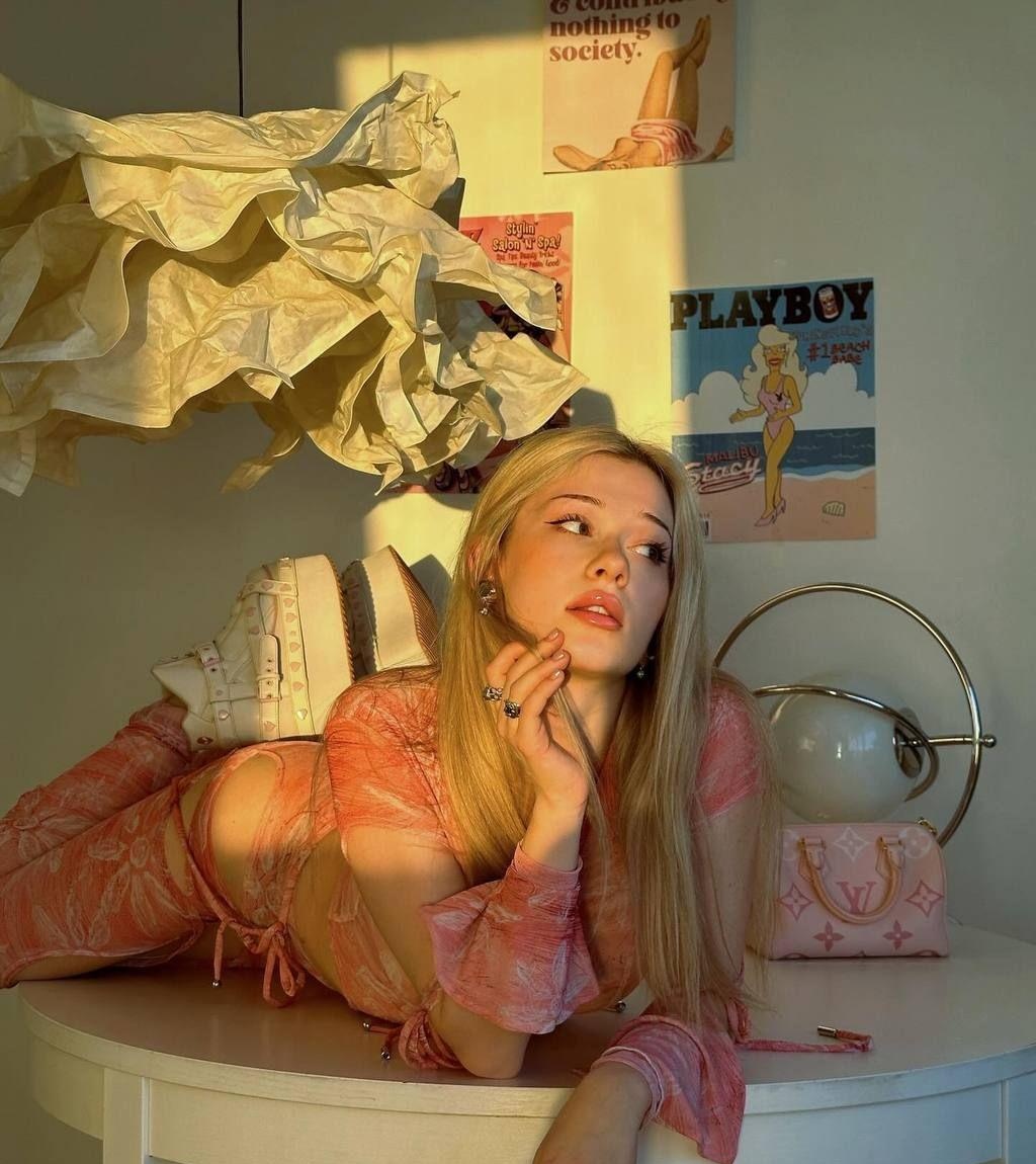 Луна привлекальеная девушка из Ростова великого цена от 3000 руб