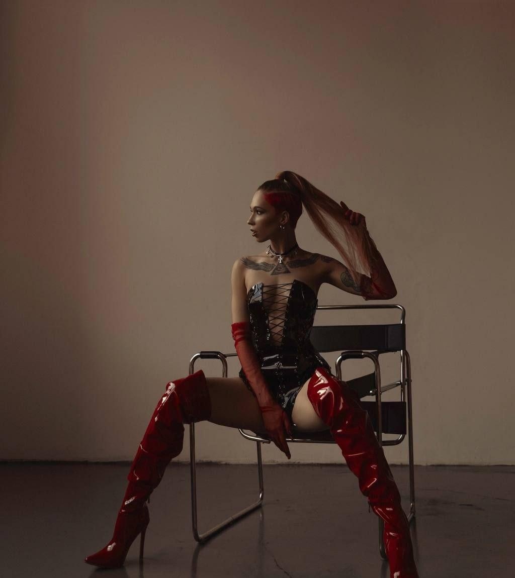 Полина привлекальеная девушка из Ростова великого цена от 4000 руб