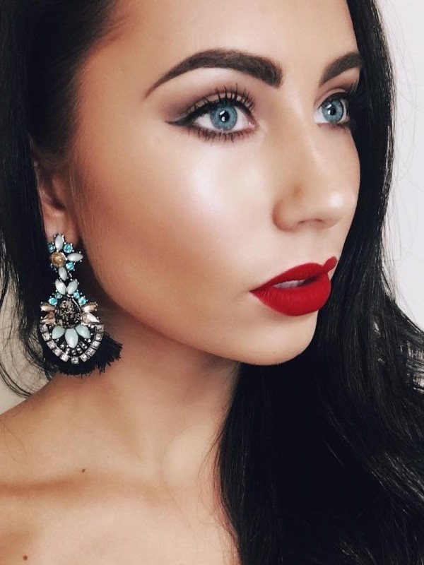 Александра привлекательная девушка из Ростова великого цена от 3000 руб