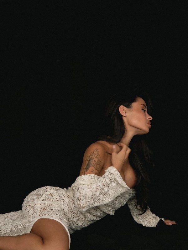 Надюша привлекательная девушка из Ростова великого цена от 8000 руб